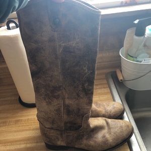 Frye distresses Melissa boots